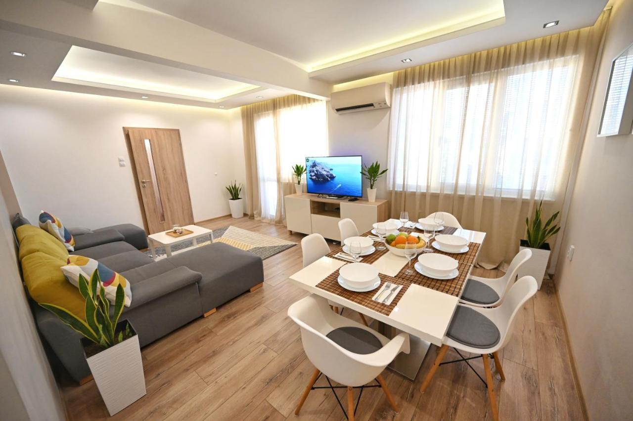 Modern Central 2-Bedroom Apartment With Parking Варна Экстерьер фото