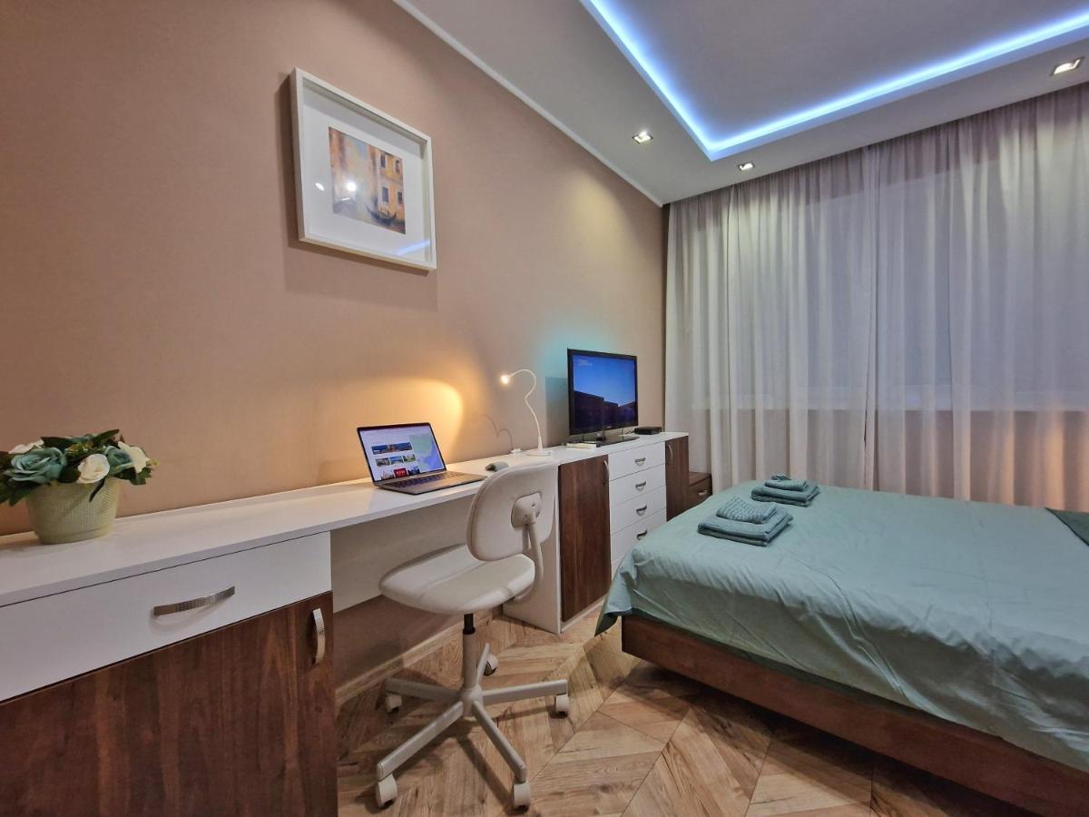 Modern Central 2-Bedroom Apartment With Parking Варна Экстерьер фото