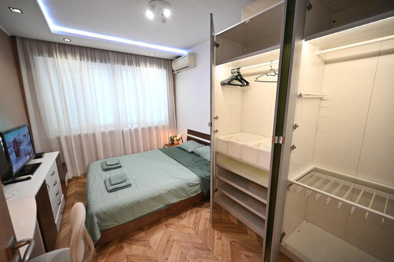 Modern Central 2-Bedroom Apartment With Parking Варна Экстерьер фото